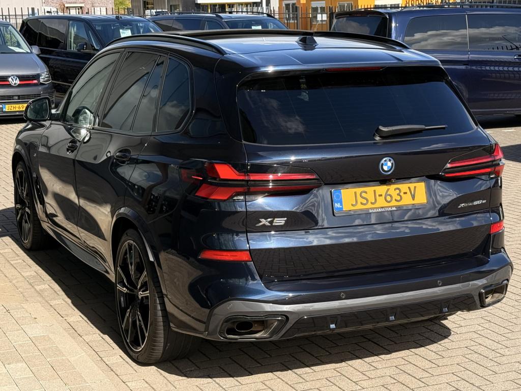 BMW X5 xdrive50e m-sport | carbon | pano | memory | stoelverwarming / verko