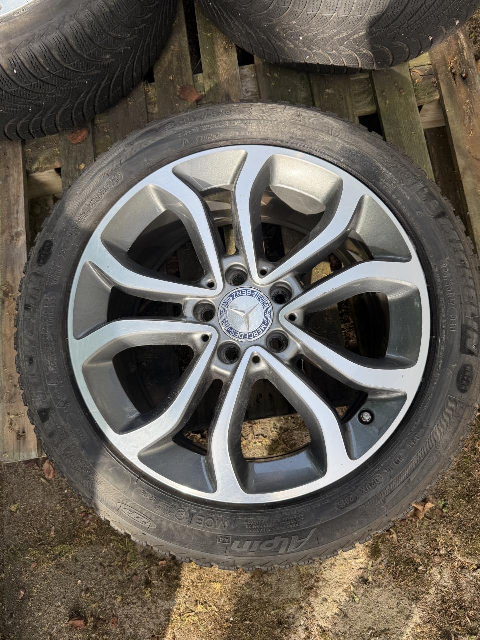 Originele 17 inch Mercedes C-Klasse W205 Velgen & Winterbanden