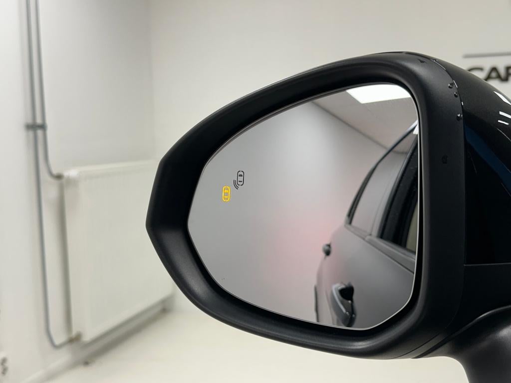 Lynk & Co 01 1.5 | panoramadak | infinity sound | camera |