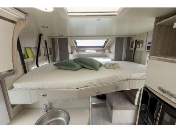 TE KOOP: Prachtige half-integraal camper, als nieuw!