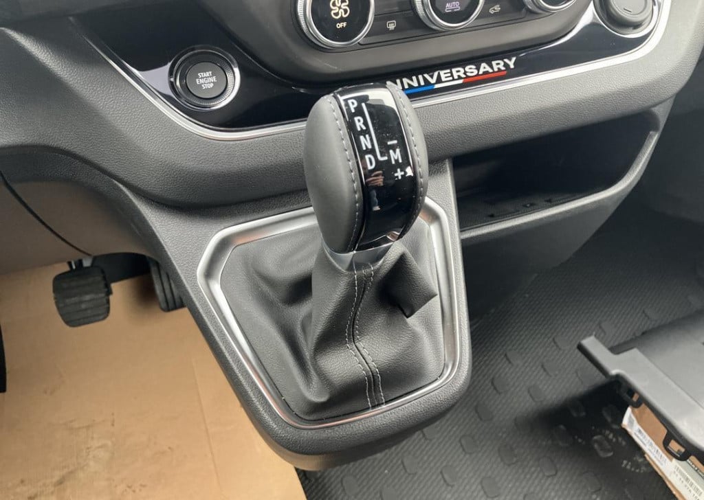 Renault Trafic 2.0 blue dci edc 170 t29 l2h1 extra dc - 125th anniversary -