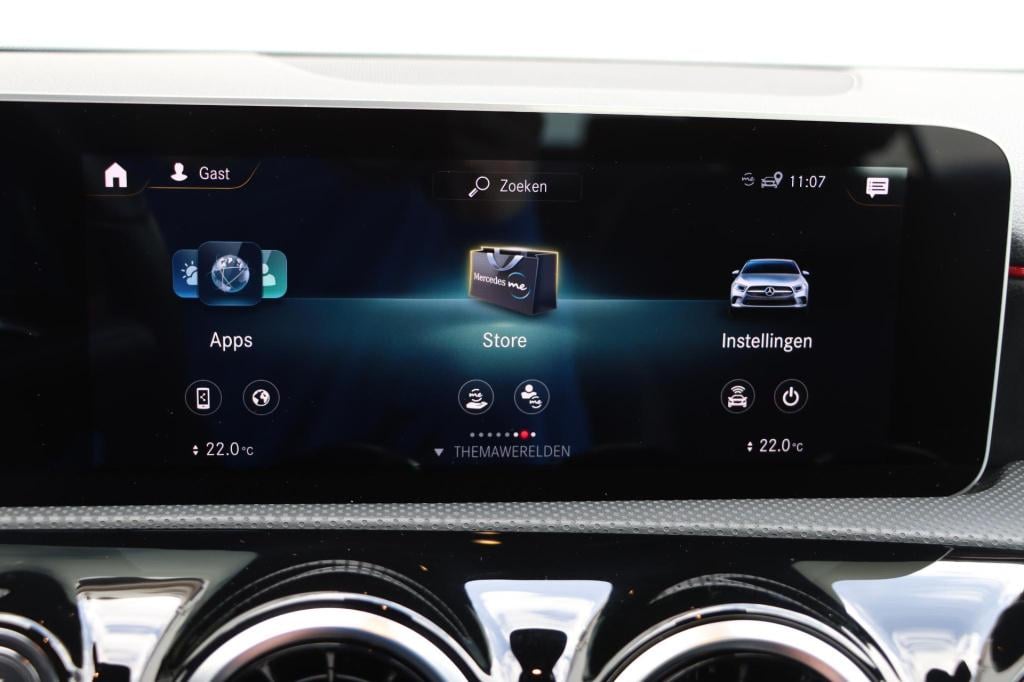 Mercedes-Benz A-Klasse 180 business solution amg 136pk automaat