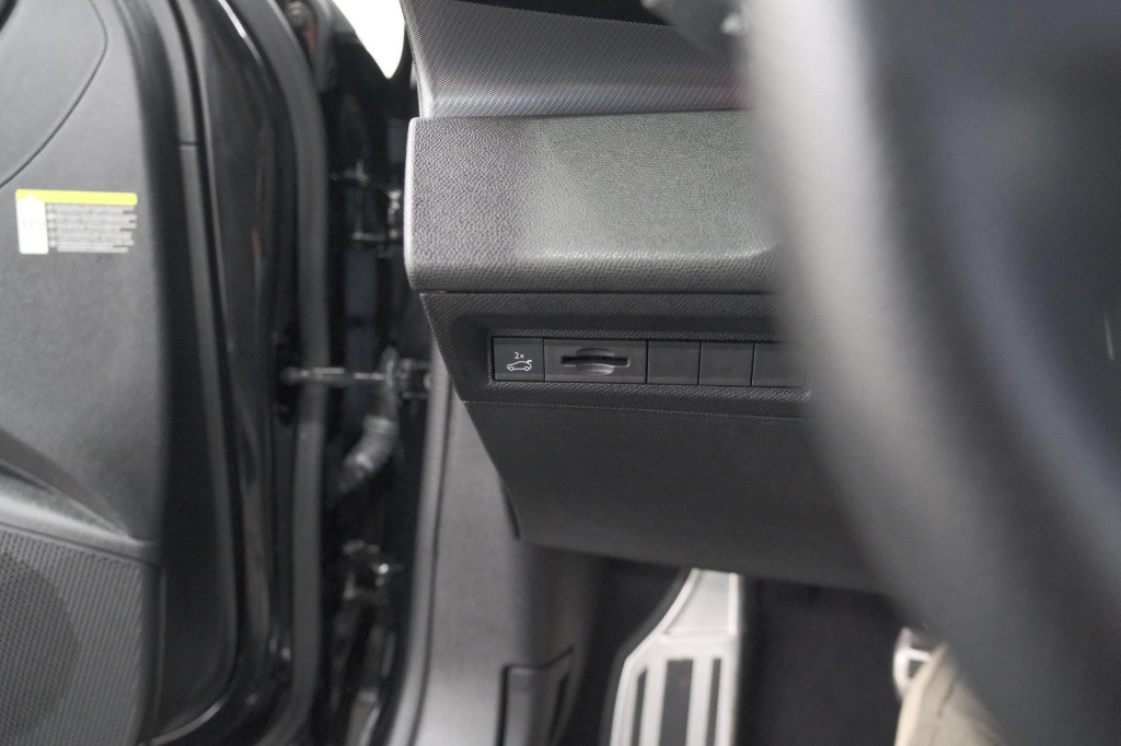 Peugeot 408 puretech gt 130 eat8 | 360 camera | rgr comfortstoelen | elektr