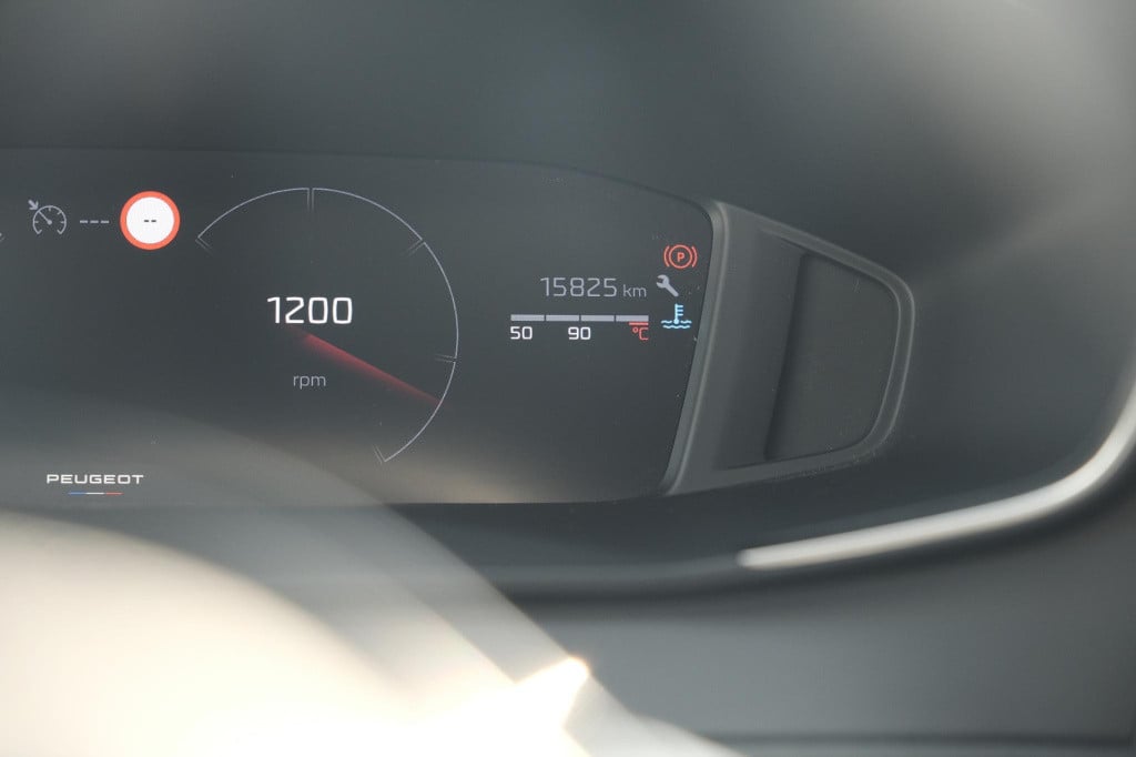 Peugeot 208 puretech 100 allure | 360 camera | dodehoekdetectie | apple car