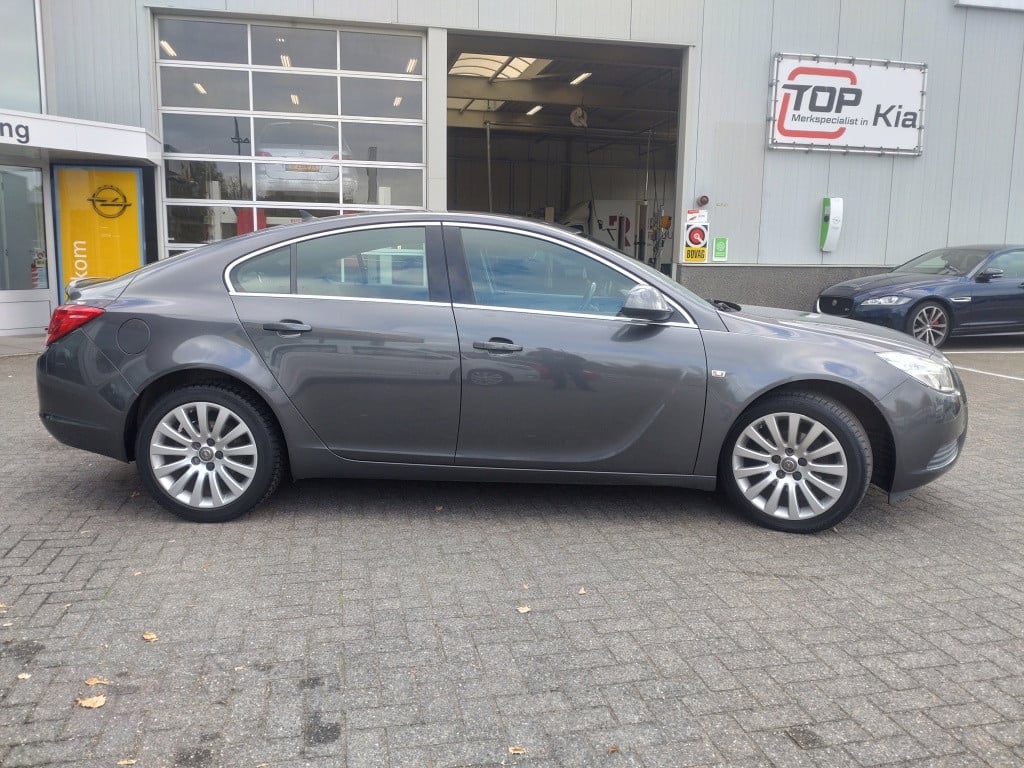 Opel Insignia 1.8 edition