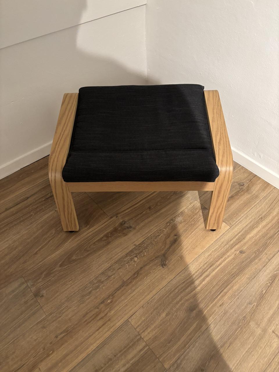 IKEA Poäng stoel + voetenbankje krukje