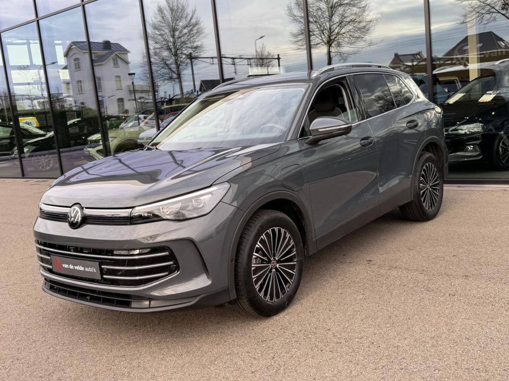 Volkswagen Tiguan 1.5 ehybrid elegance 204pk | trekhaak | 360 camera | dode