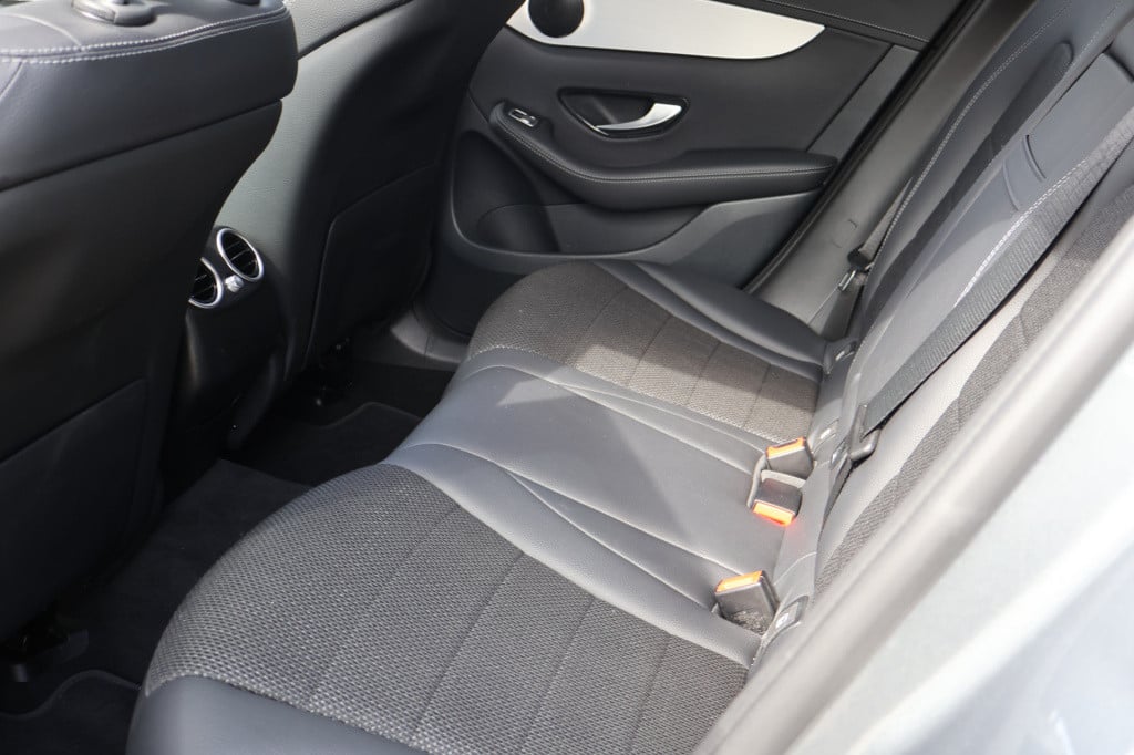 Mercedes-Benz Glc 300e 4matic business solution luxury l mbux l panoramadak