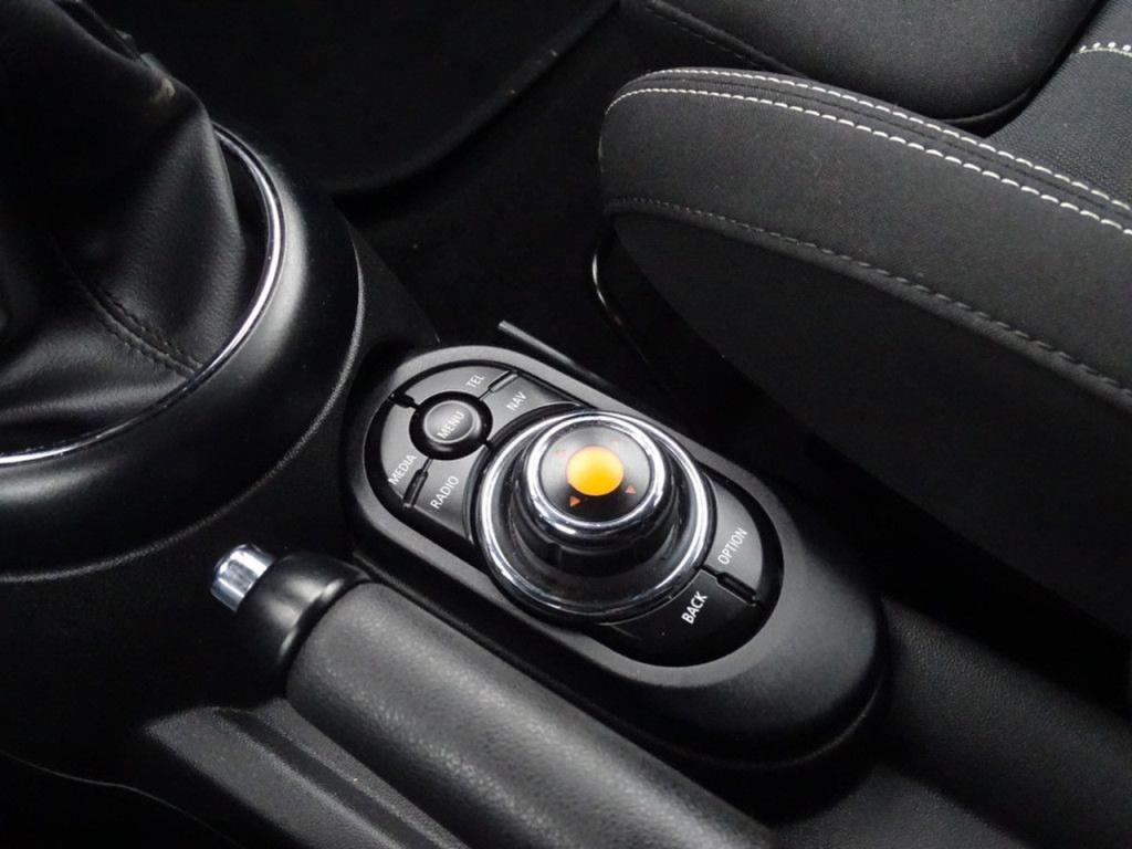 Mini Cooper mini 2.0 serious business 5-deurs | led | navi |18"