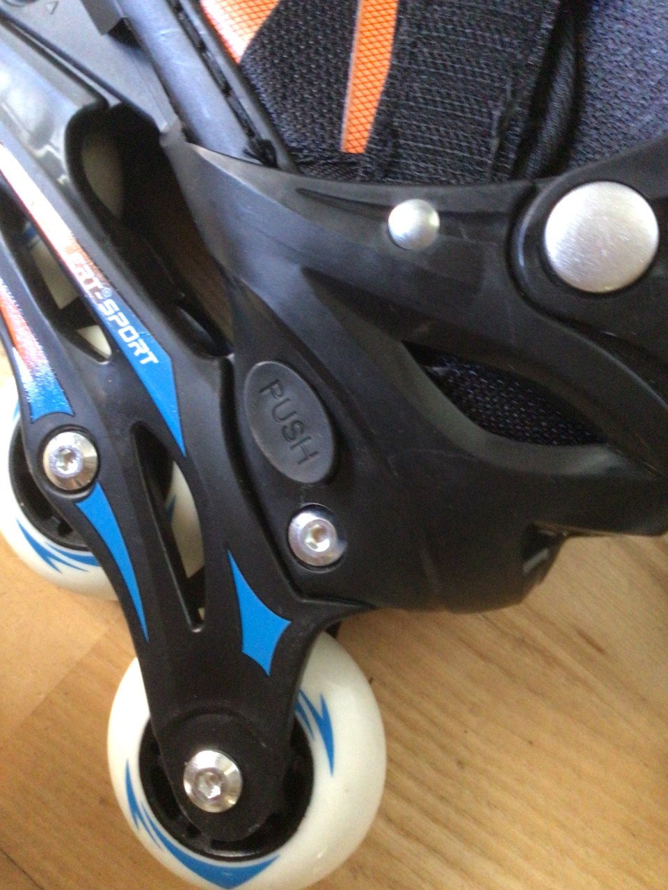Alert sport skeelers