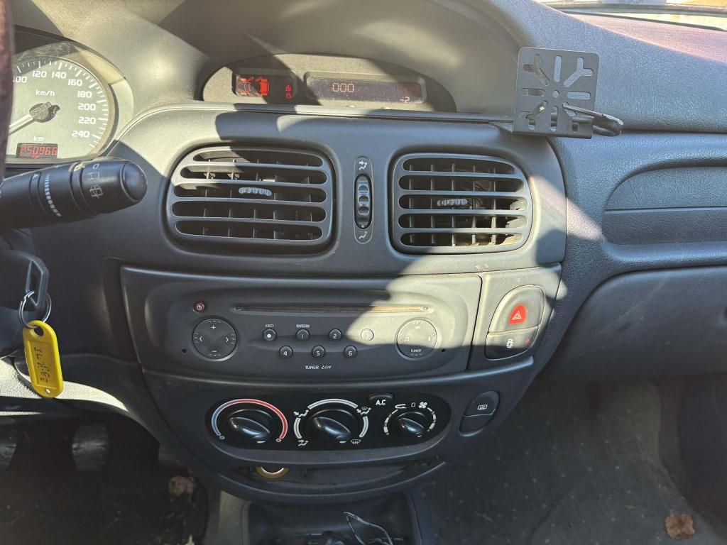 Renault Megane break 1.6-16v dynamique