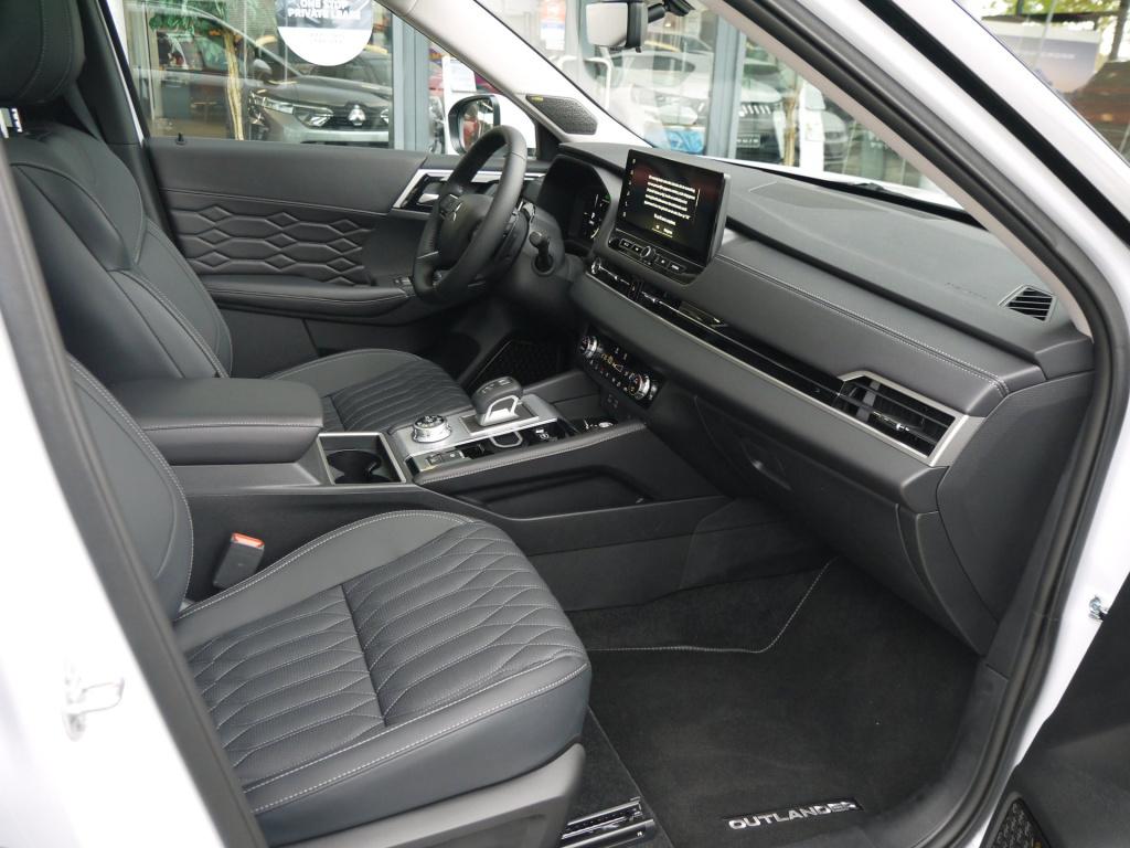 Mitsubishi Outlander 2.4 phev instyle 306pk s-awc|rijklaar