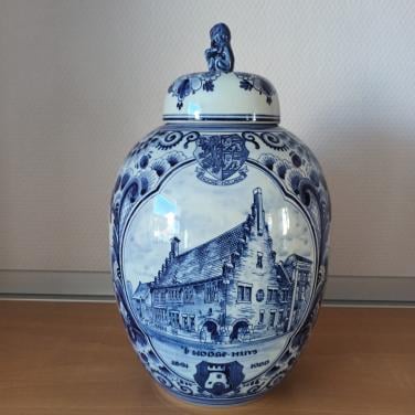 Delfts blauwe dekselvaas/gemberpot 't Hooge Huys handgeschilderd 1966