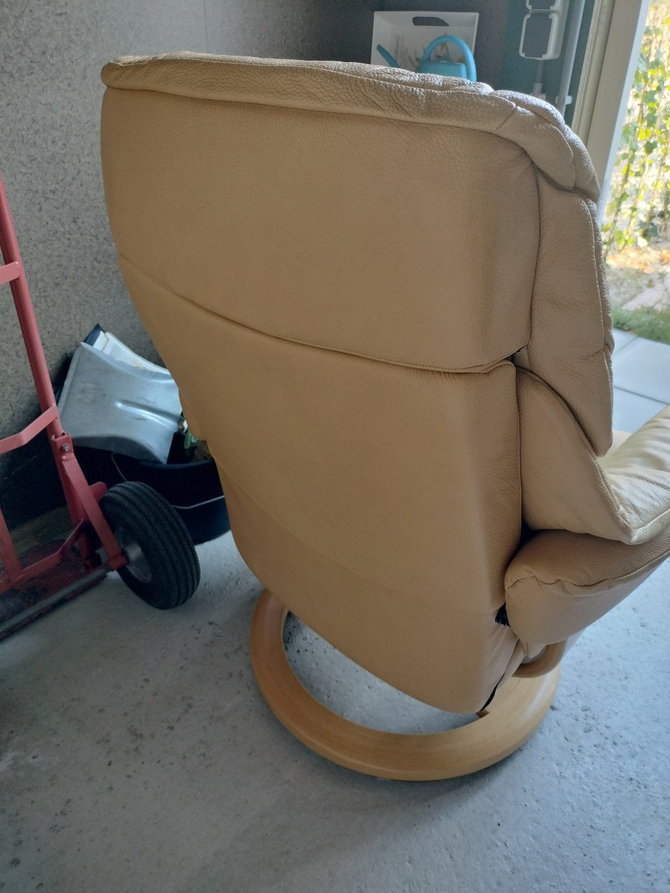 Gele lederen draai stoel