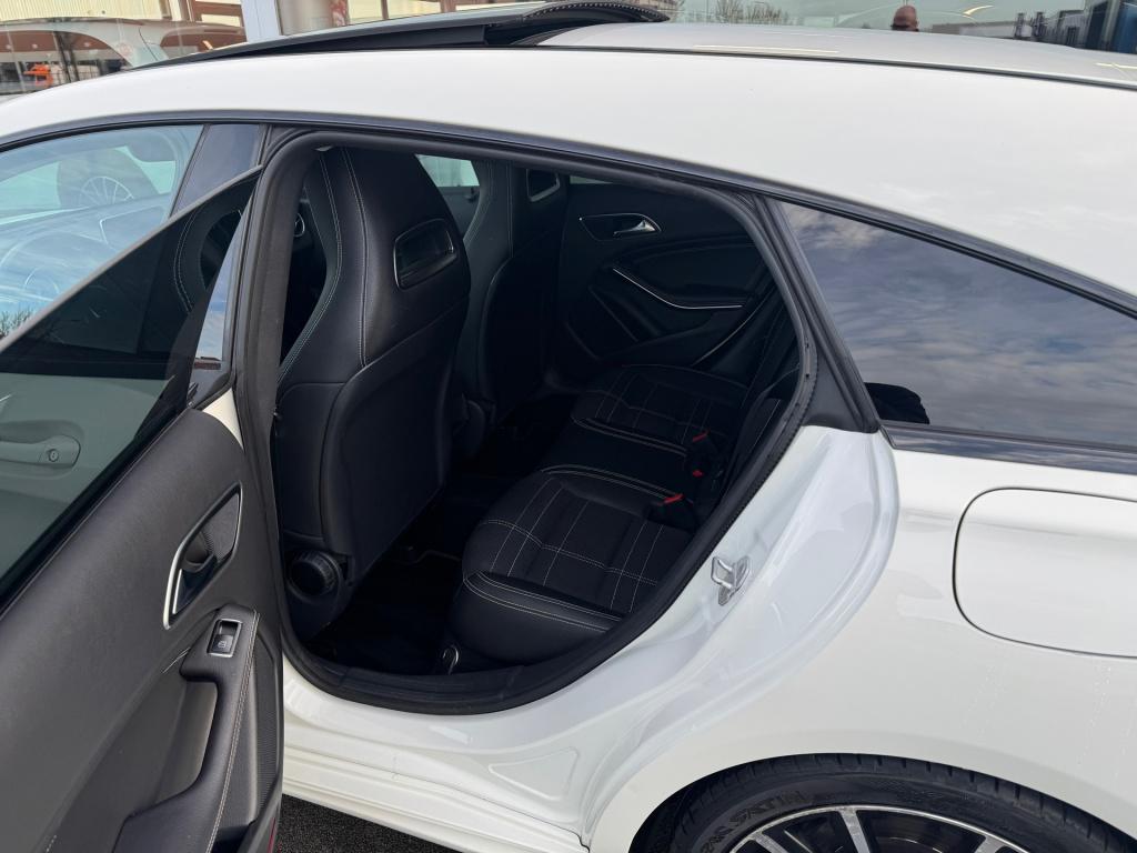 Mercedes-Benz Cla shooting brake 180 urban night-pakket automaat , panorama