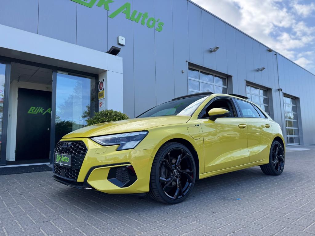 Audi A3 sportback 40 tfsie s-edition * pano * matrix * keyless * head-up