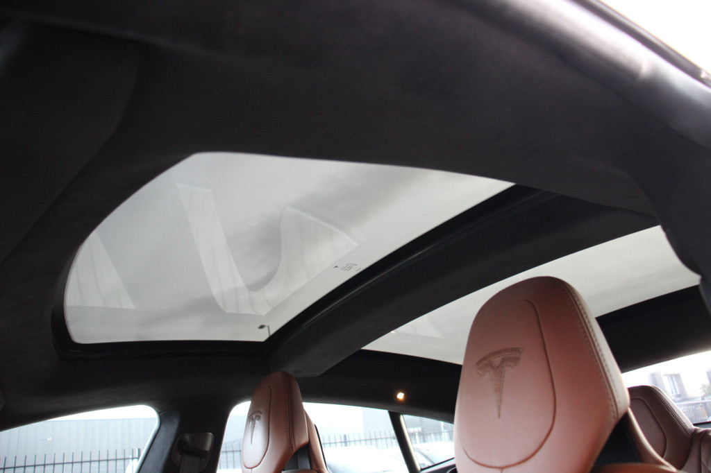 Tesla Model S 90d base €38653 incl btw 422pk | panoramdak | luchtvering | a