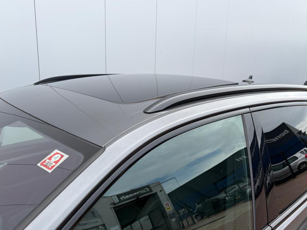 Volkswagen Touareg r 3.0 tsi ehybrid 462pk | luchtvering | pano | trekhaak