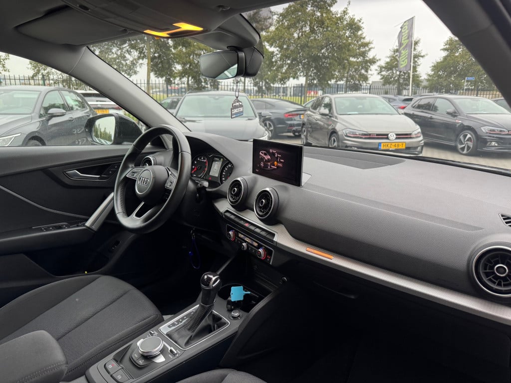 Audi Q2 35 tfsi matrix led * camera * stoelverwarming * acc * keyless
