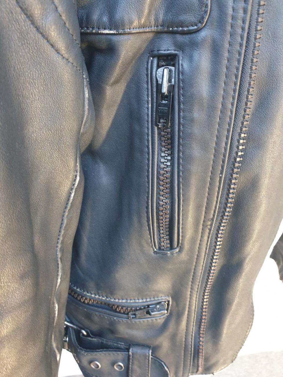 2 stoere bikerjackets.