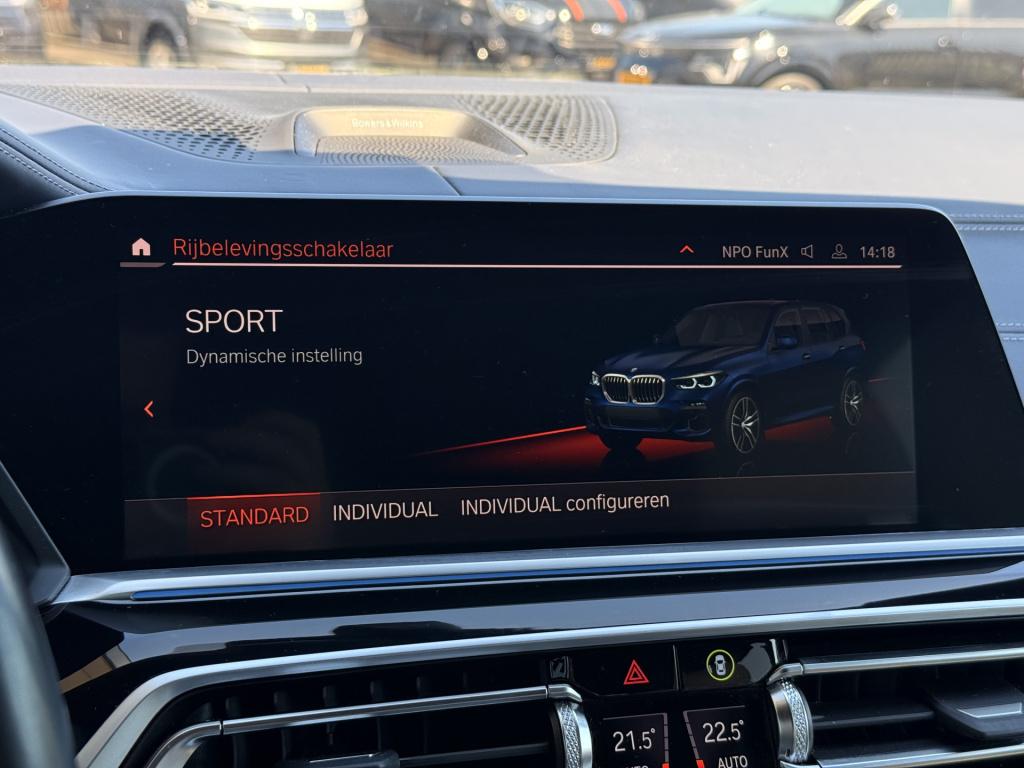 BMW X5 xdrive45e m-sport individual | b&o | sky lounge | luchtvering | mass