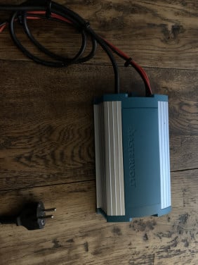 Te koop Mastervolt lader 12V 15A 2 outputs