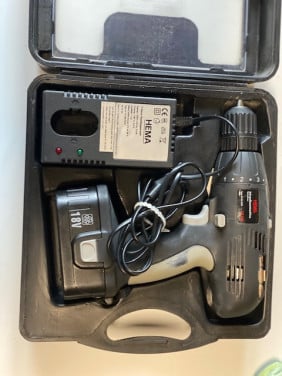 Accu  Boormachine merk hema 2toeren