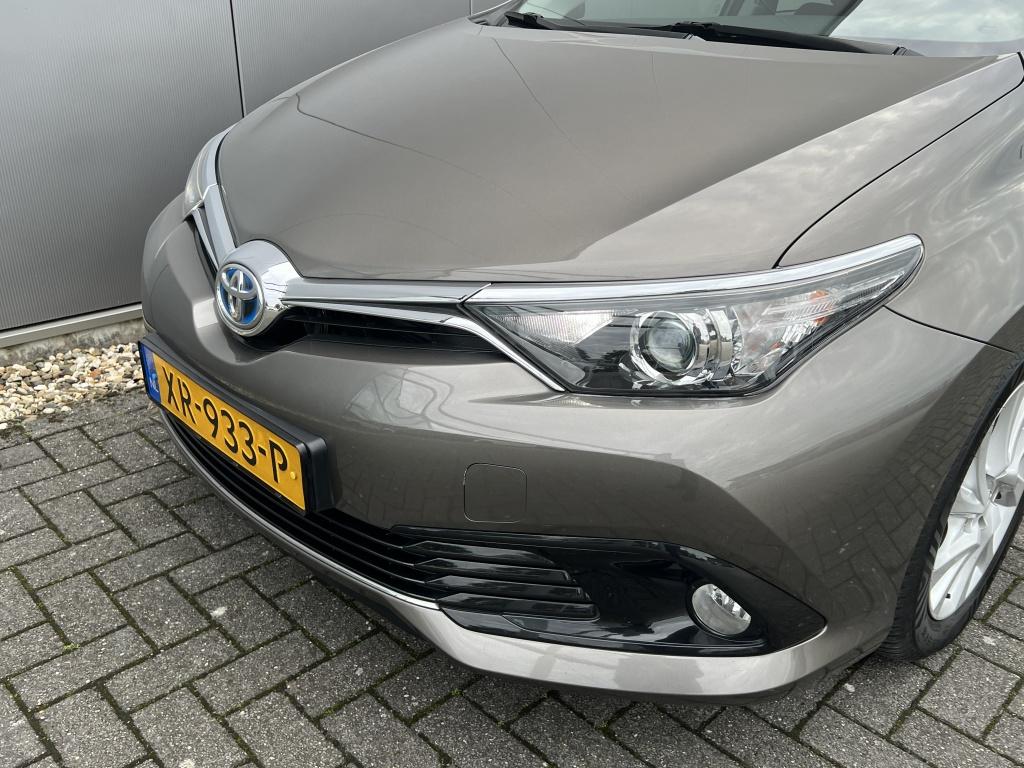Toyota Auris 1.8 hybrid energy.