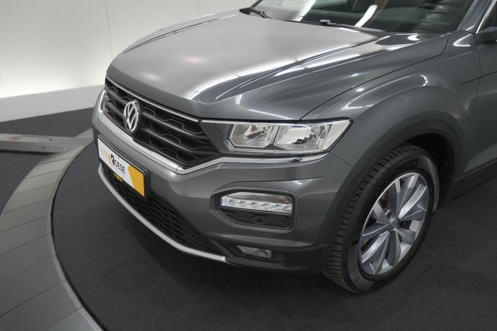 Volkswagen T-roc 1.0 tsi style business 116pk | trekhaak | adaptieve cruise