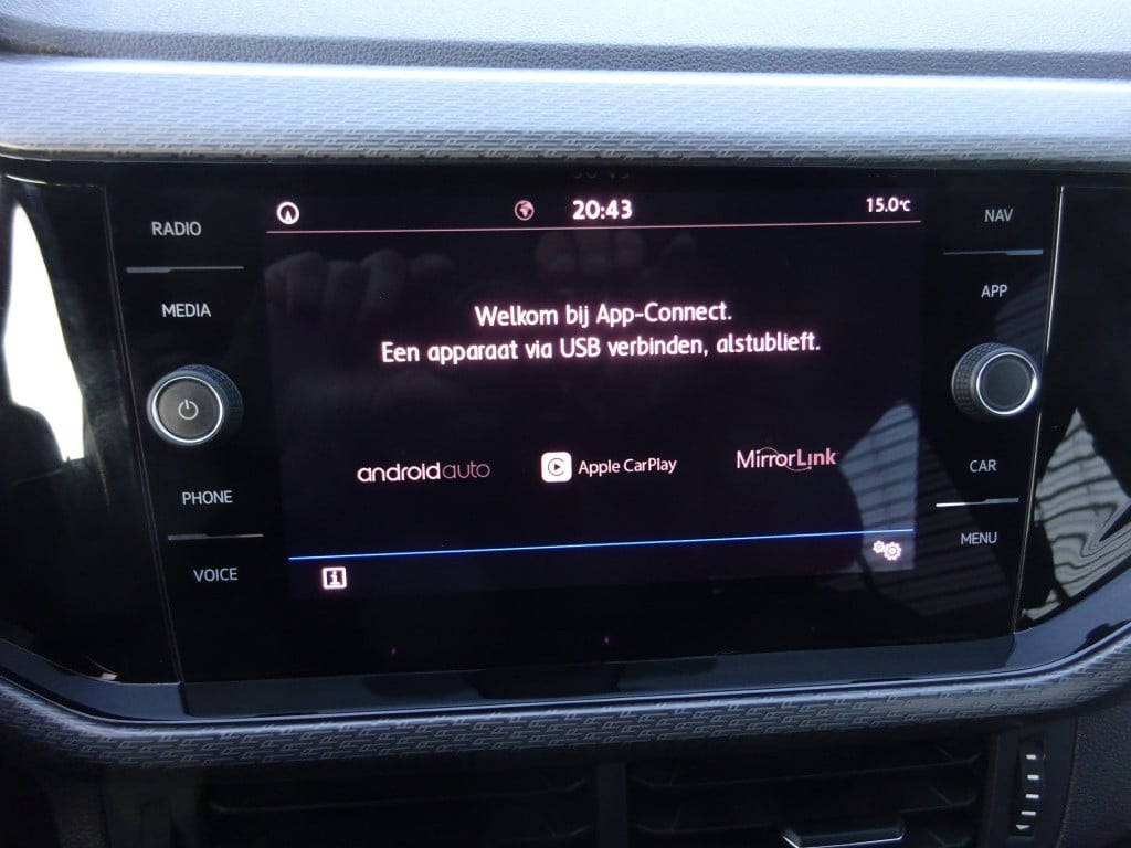 Volkswagen T-cross 1.0 tsi r-line virtual cockpit / camera / lm velgen / cl