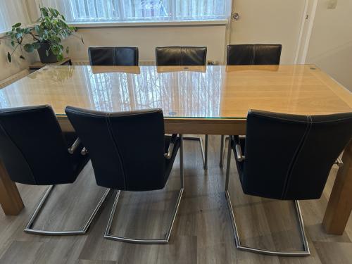 Eettafel en salontafel