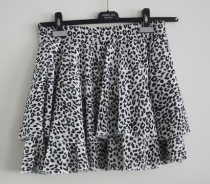 Stroken rok met zwart wit panterprint  maat s-m