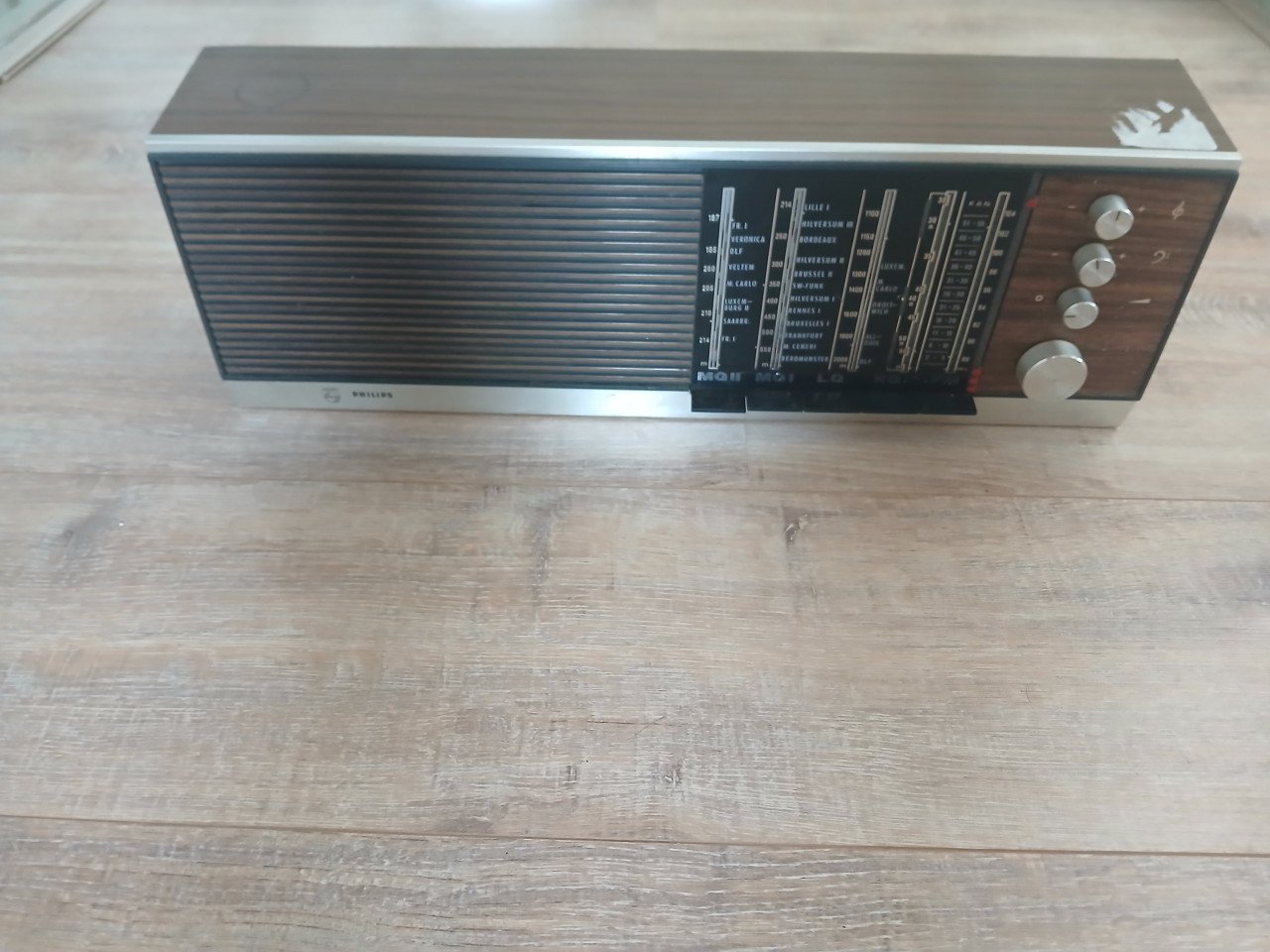 Vintage philips radio