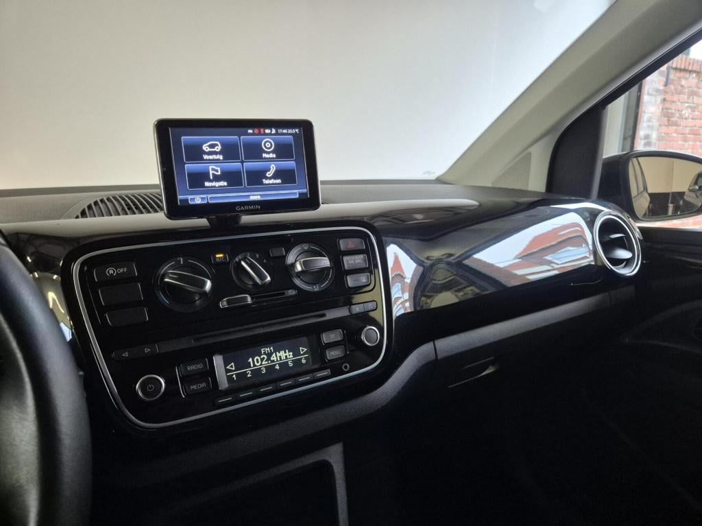Volkswagen UP! 1.0 high up! / leren bekleding / cruisecontrol