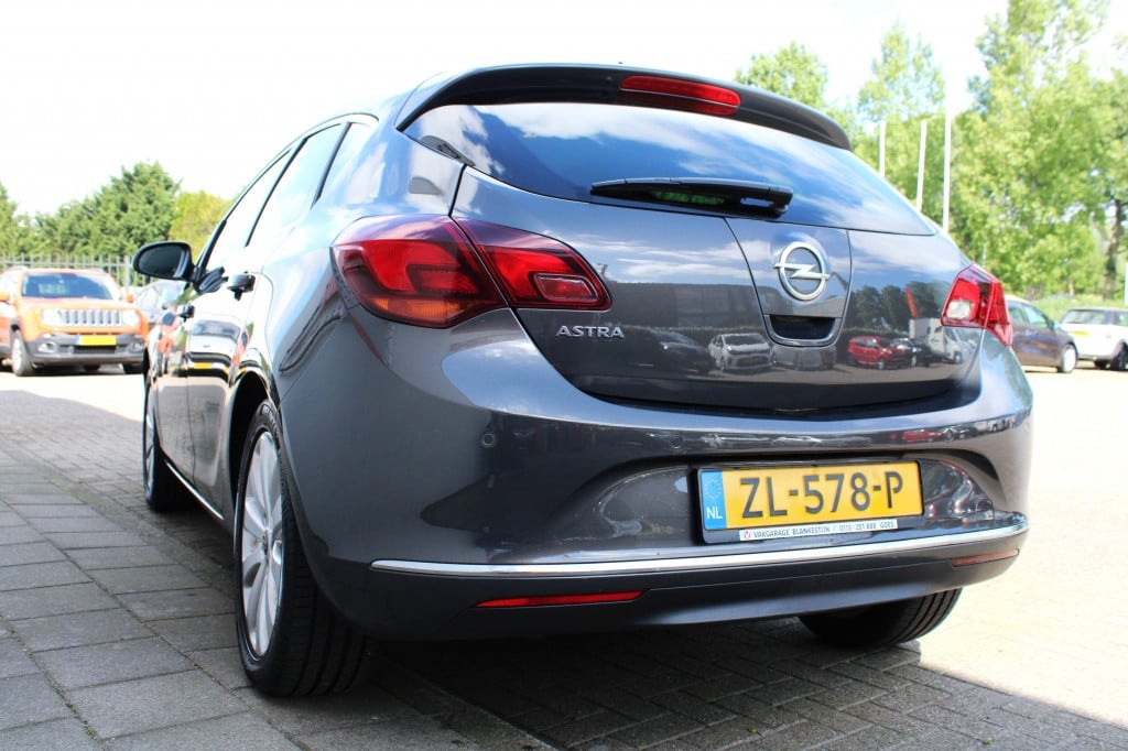 Opel Astra 1.4 turbo sport +