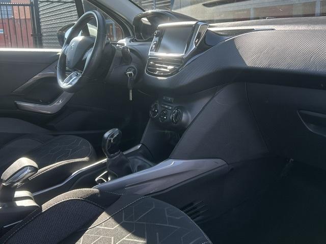 Peugeot 2008 1.2 puretech blue lion