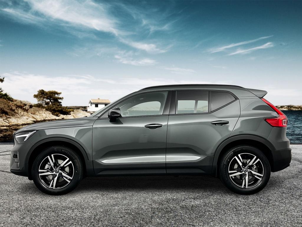 Volvo XC40 b4 197pk plus dark| camera| trekhaak| adap.cruise| h&k audio
