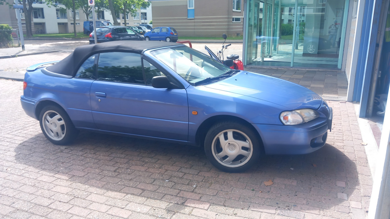 Te koop Machine om zelf sigare7tten te maken.