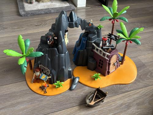 Playmobiel kasteel, schateiland en winkel