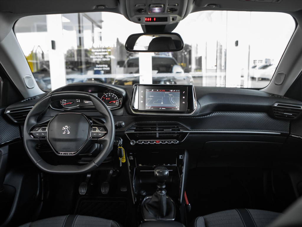 Peugeot 2008 1.2 puretech 130pk allure pack | navigatie | trekhaak | camera