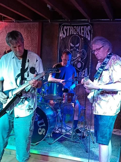 Bassist gezocht m/v
