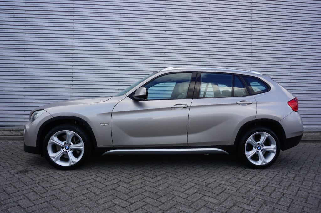 BMW X1 xdrive28i executive automaat - climate / navi / cruise / leder / ele