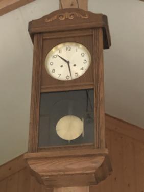 Eikenhouten wandklok