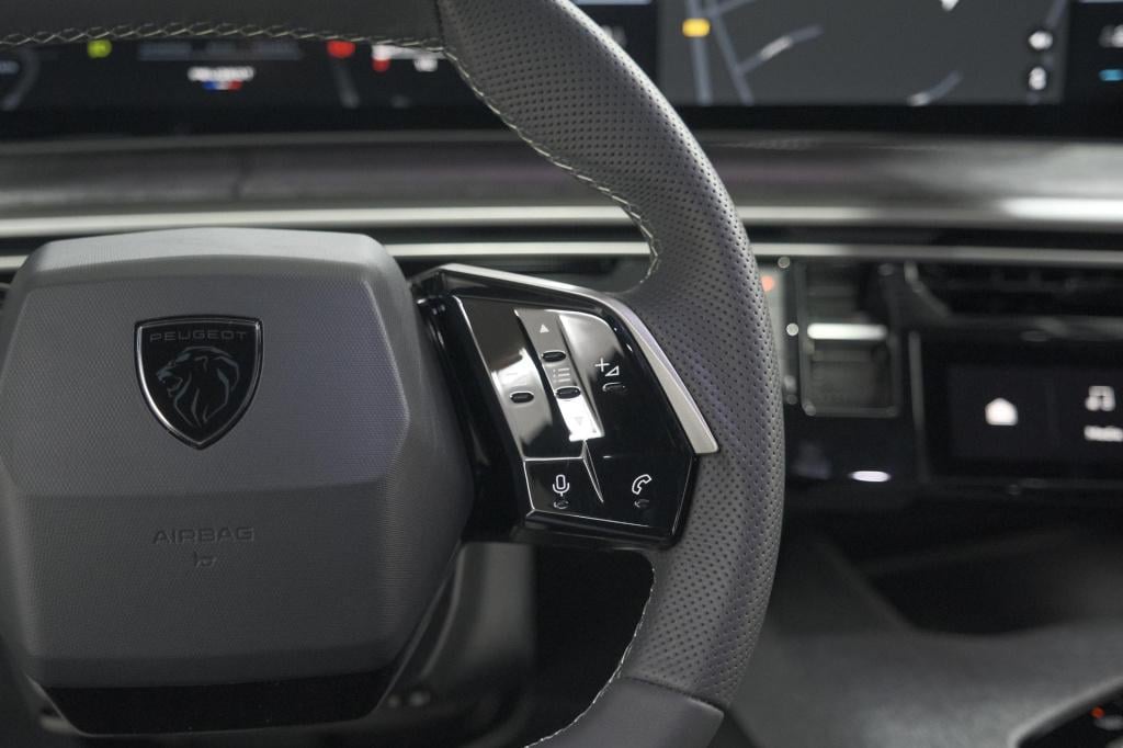 Peugeot 3008 1.2 hybrid 136 gt | adaptieve cruise control | camera | elektr