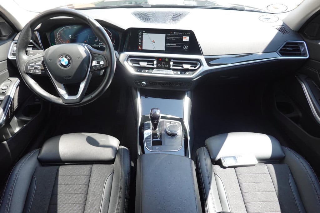 BMW 3-serie touring 330i business edition plus