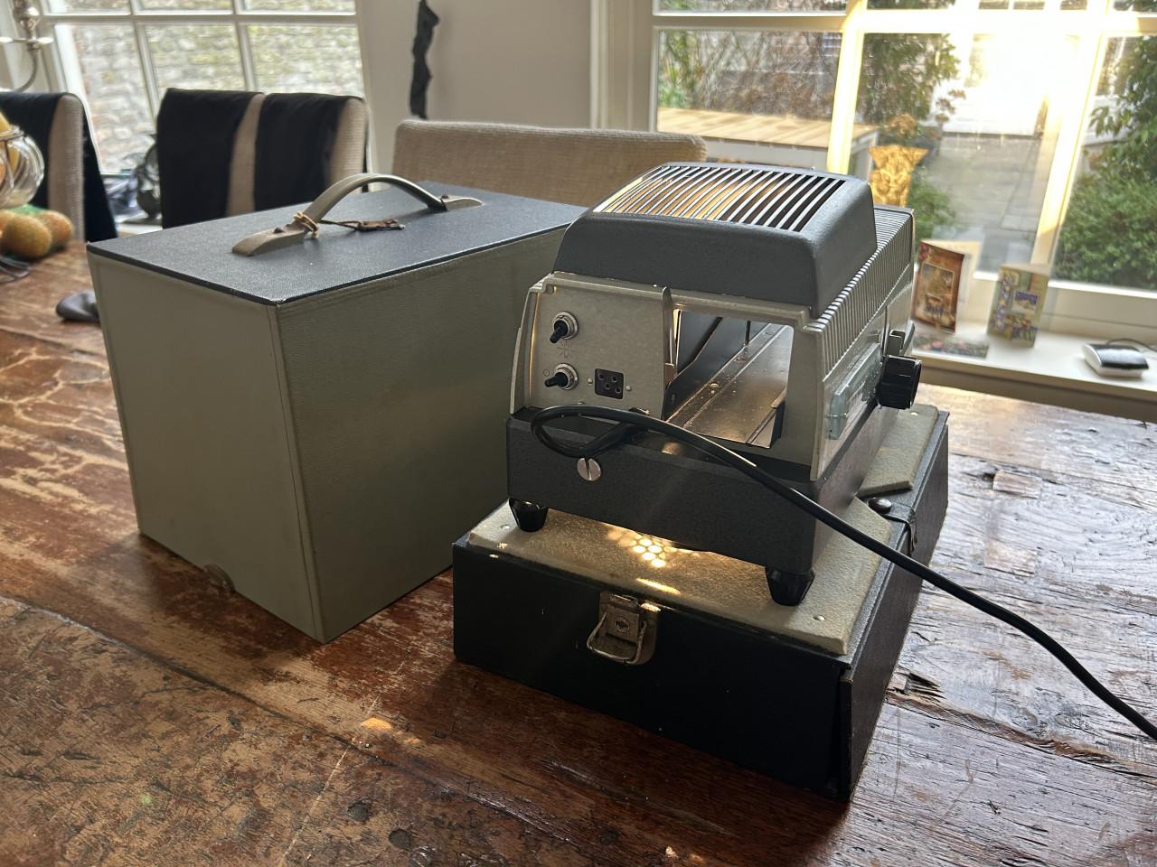 Originele Paximat Electric diaprojector
