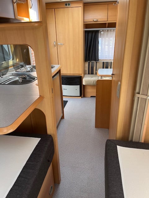 Mooie Tec 460 caravan , aparte bedden . 2008