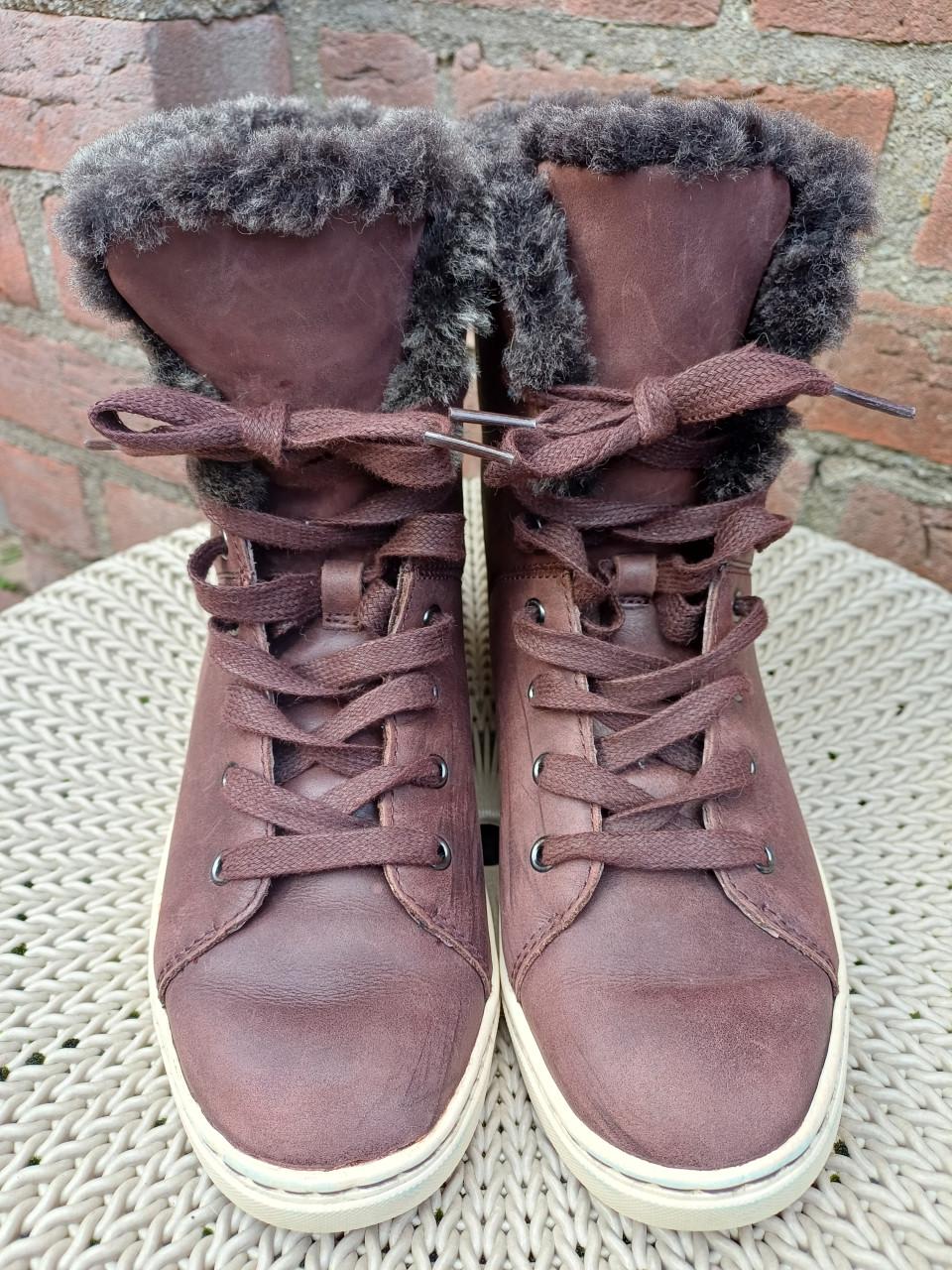 Leuke UGG's: gevoerde halfhoge veter laarsjes (bruin) maat 37