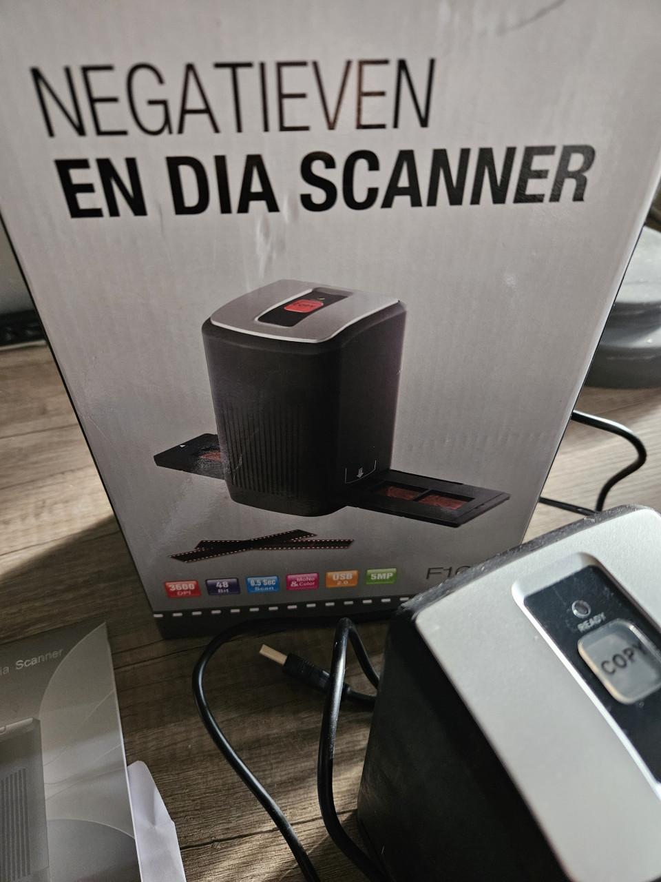 Zgan complete Foto- en Diascanner in zeer goede staat...