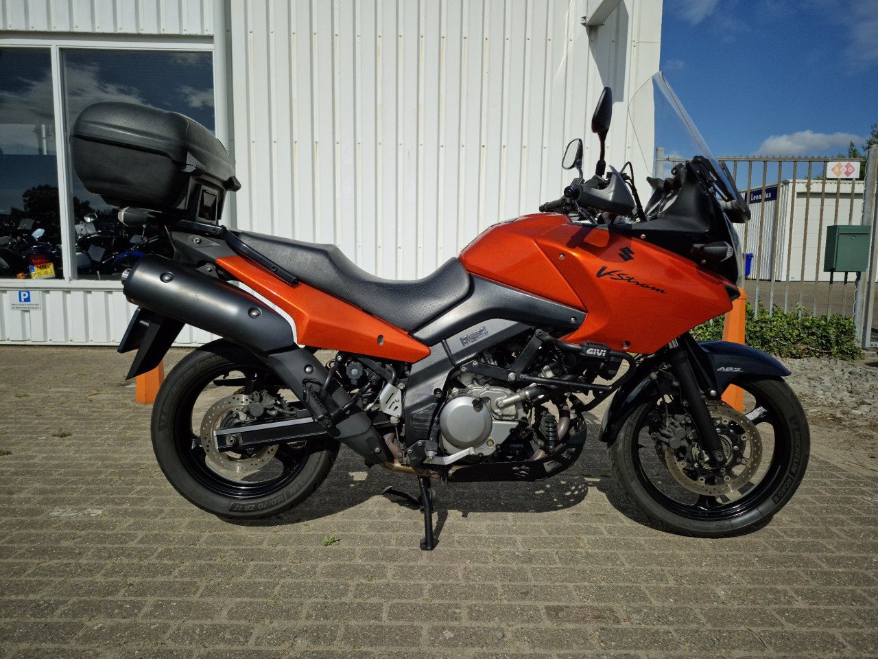 Suzuki VStrom DL650 abs uit 2011 met veel extra's